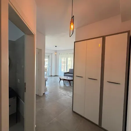 Shengjin Holiday Apartments *